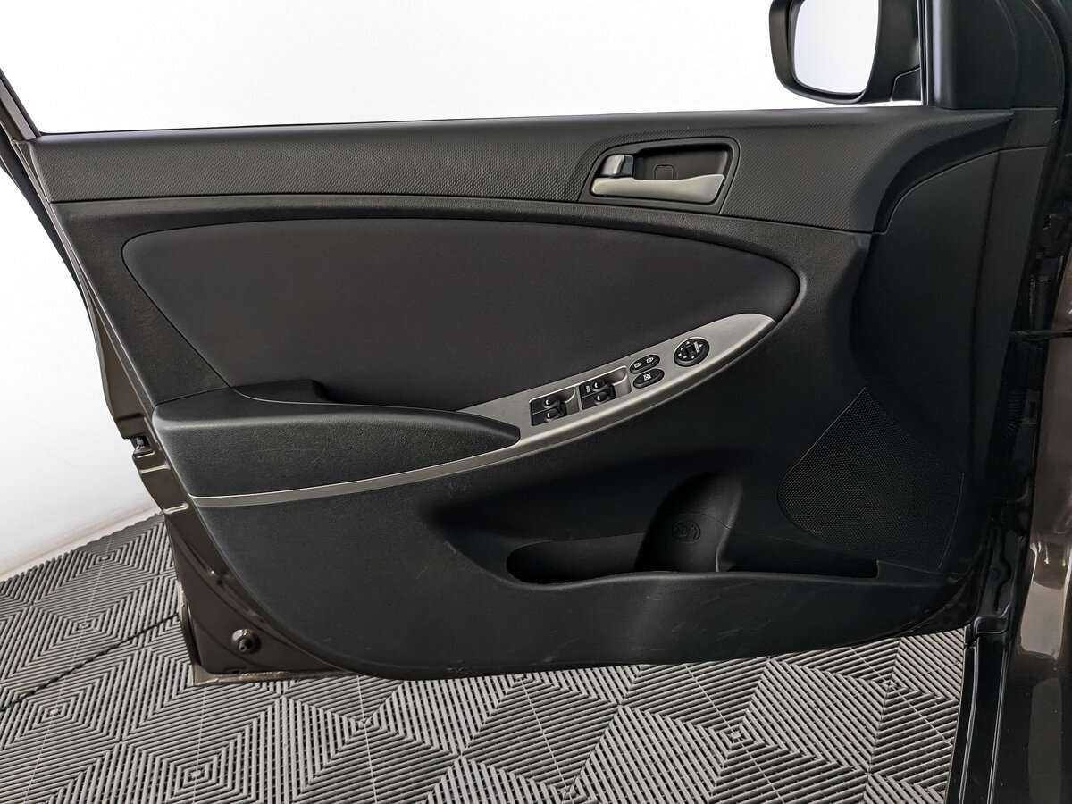 Hyundai Solaris с пробегом — 2016 год. Фото: #13