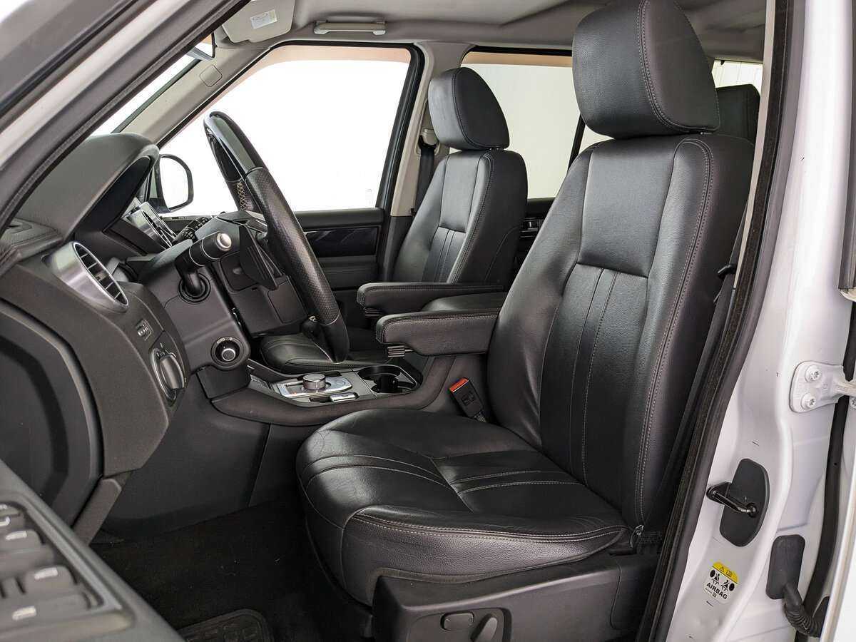 Land Rover Discovery с пробегом — 2015 год. Фото: #12