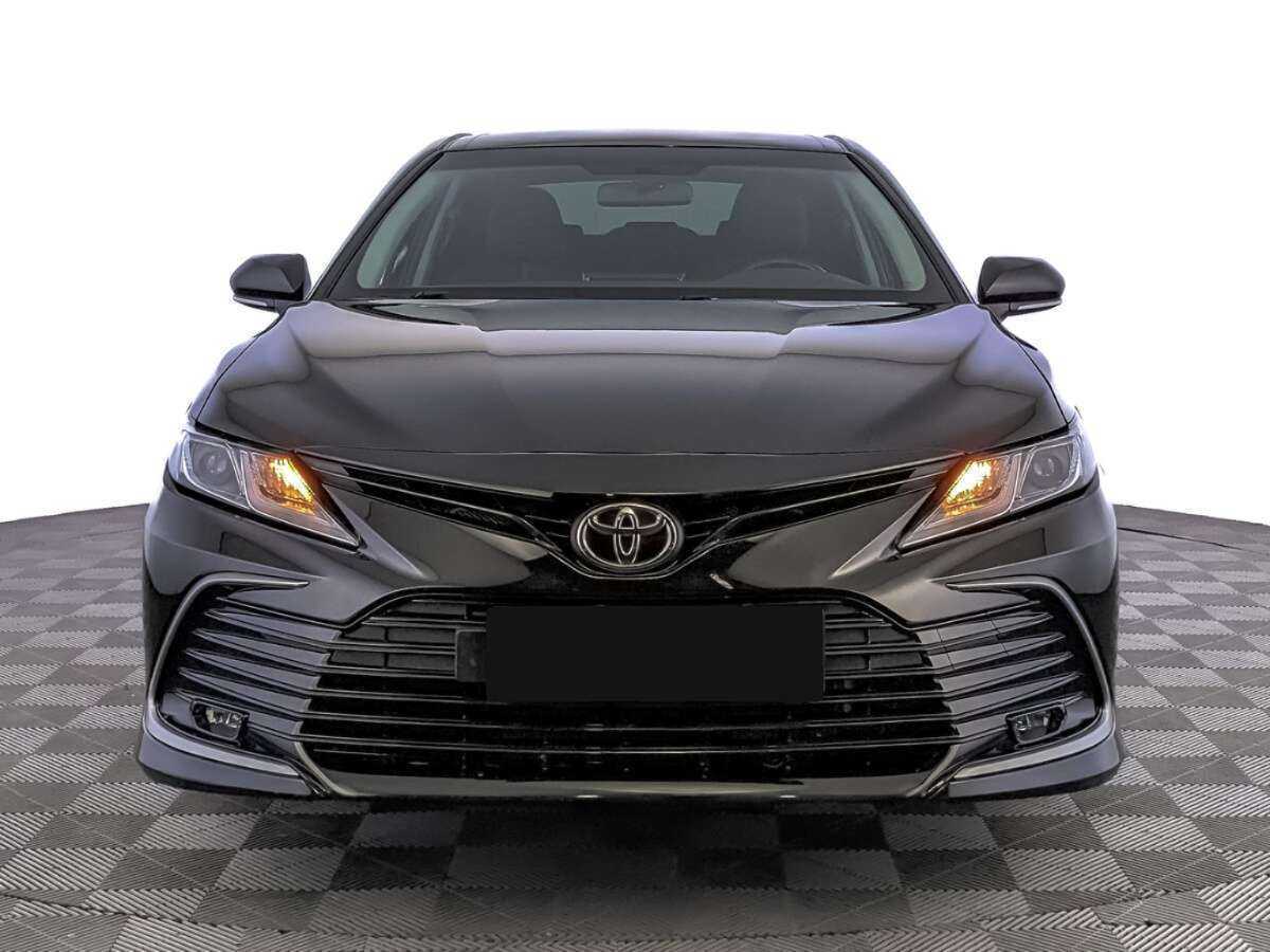 Toyota Camry с пробегом — 2021 год. Фото: #1