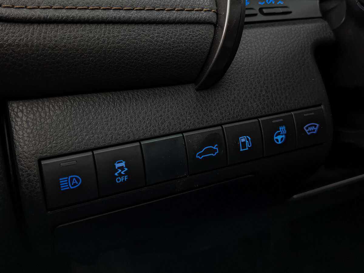 Toyota Camry с пробегом — 2018 год. Фото: #21