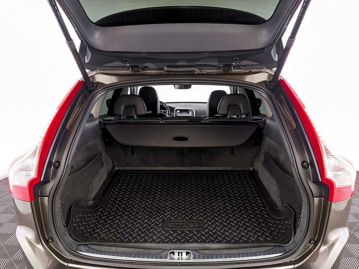 Volvo XC60 с пробегом — 2015 год. Фото: #9