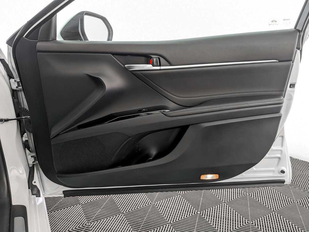 Toyota Camry с пробегом — 2019 год. Фото: #24