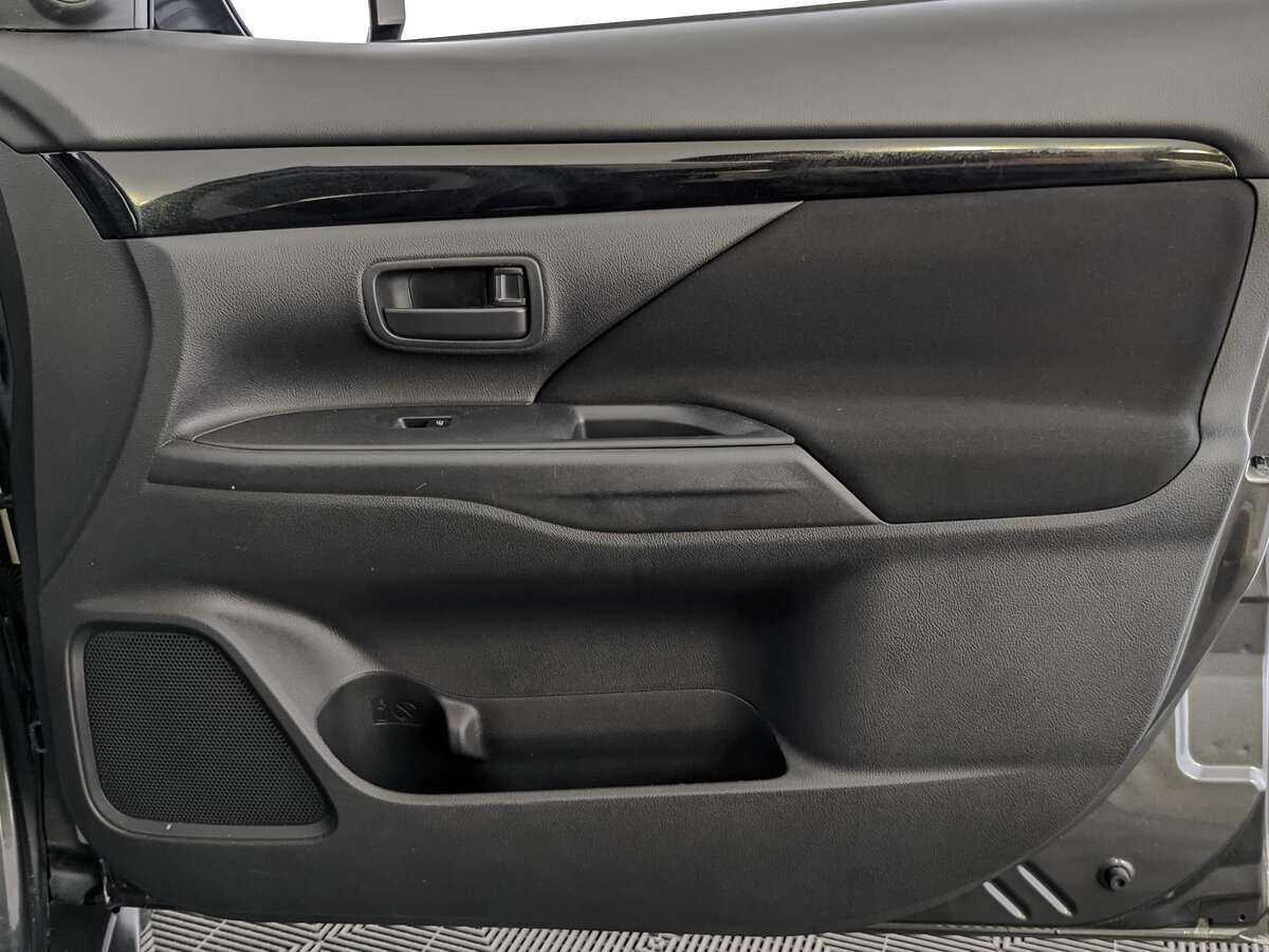 Mitsubishi Outlander с пробегом — 2019 год. Фото: #20