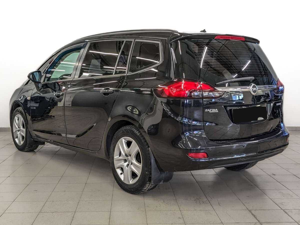 Opel Zafira с пробегом — 2014 год. Фото: #6