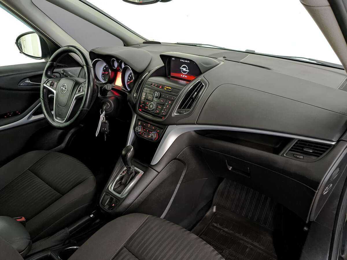 Opel Zafira с пробегом — 2014 год. Фото: #8