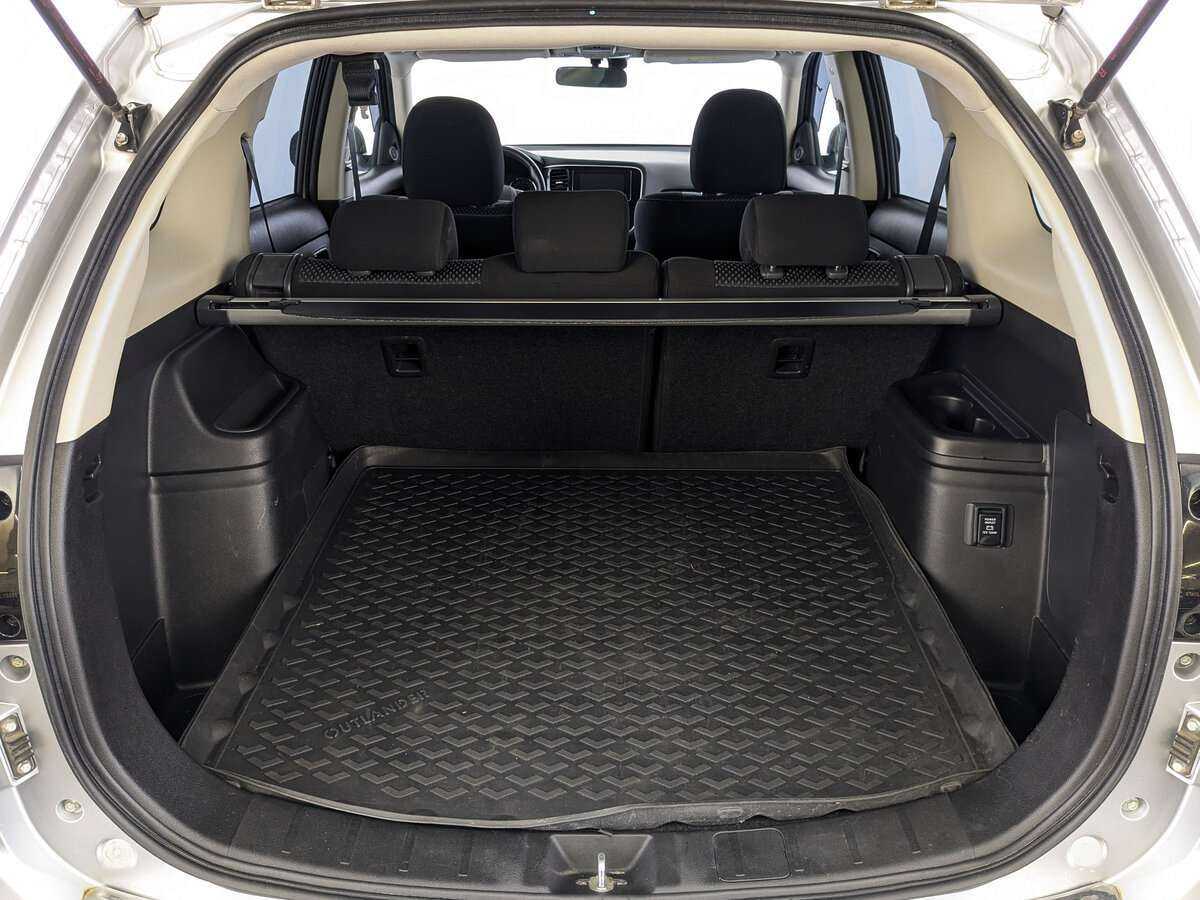 Mitsubishi Outlander с пробегом — 2020 год. Фото: #9