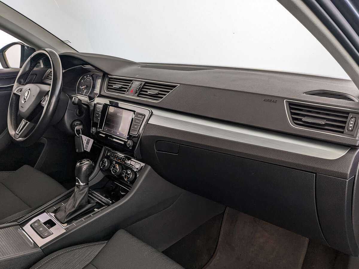 Skoda Superb с пробегом — 2019 год. Фото: #8