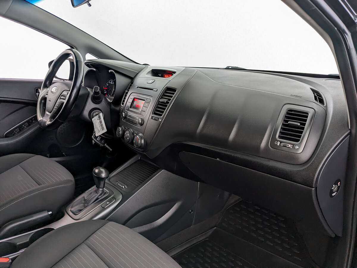 Kia Cerato с пробегом — 2015 год. Фото: #8