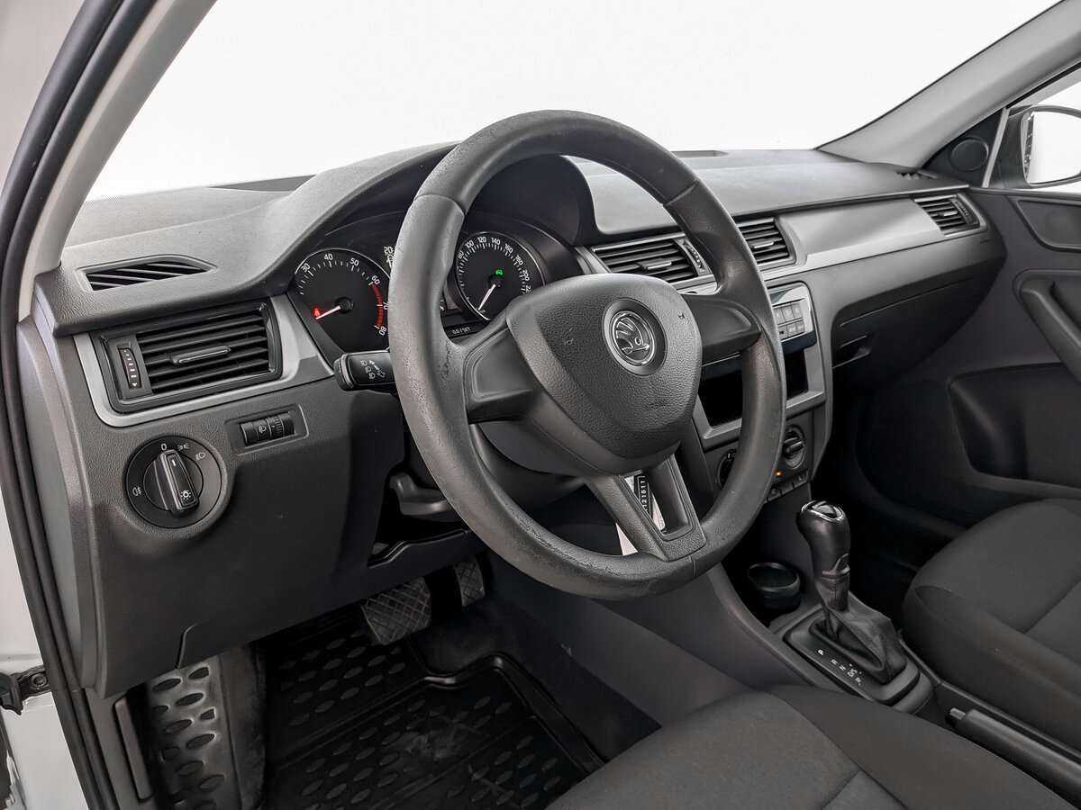 Skoda Rapid с пробегом — 2017 год. Фото: #14