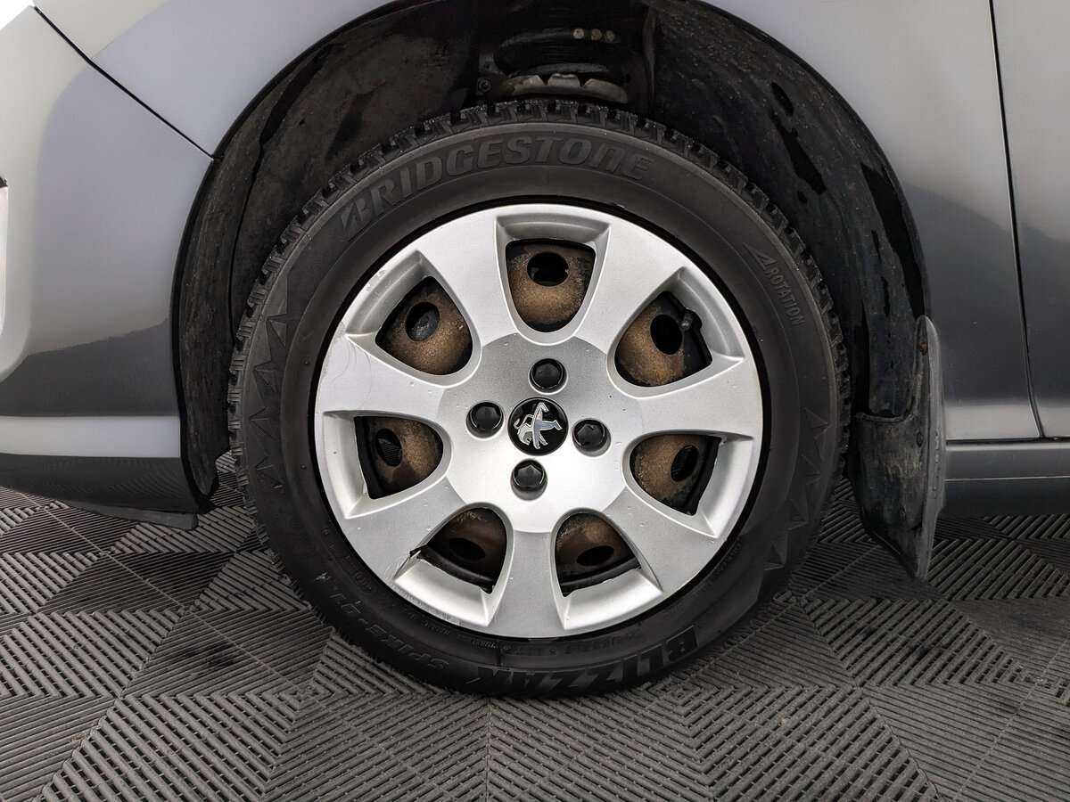 Peugeot 408 с пробегом — 2013 год. Фото: #11