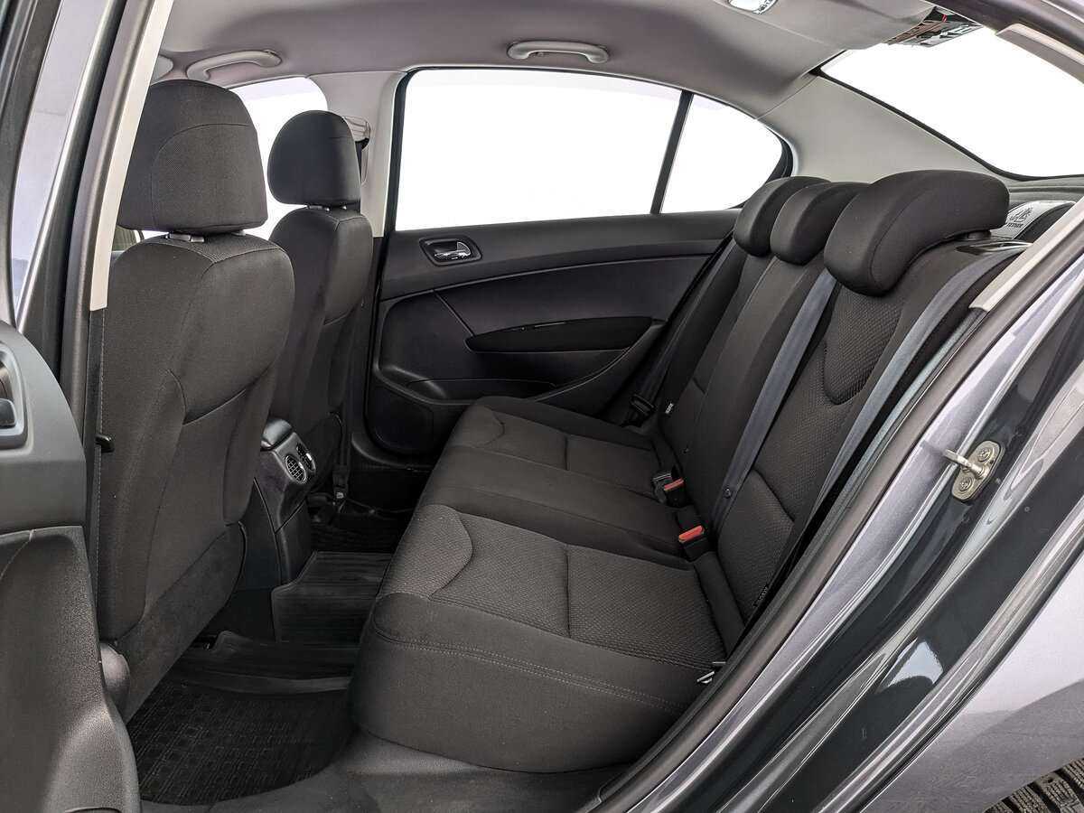 Peugeot 408 с пробегом — 2013 год. Фото: #17