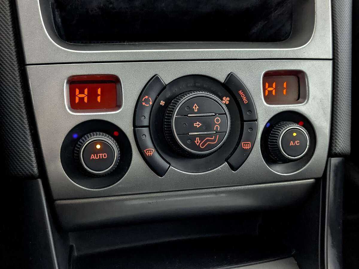 Peugeot 408 с пробегом — 2013 год. Фото: #20