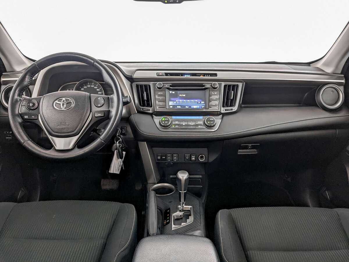Toyota RAV4 с пробегом — 2014 год. Фото: #10