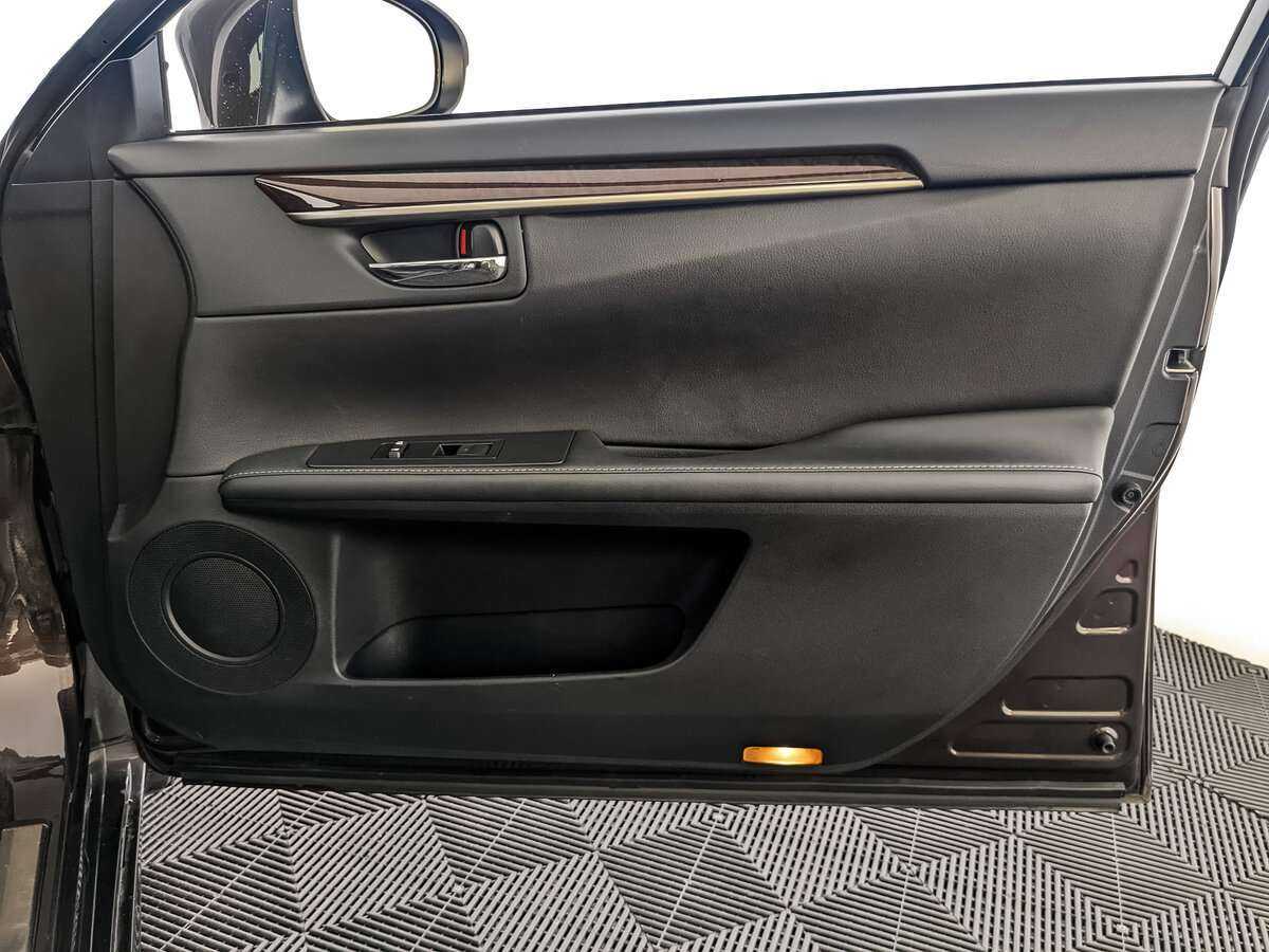 Lexus ES с пробегом — 2014 год. Фото: #21