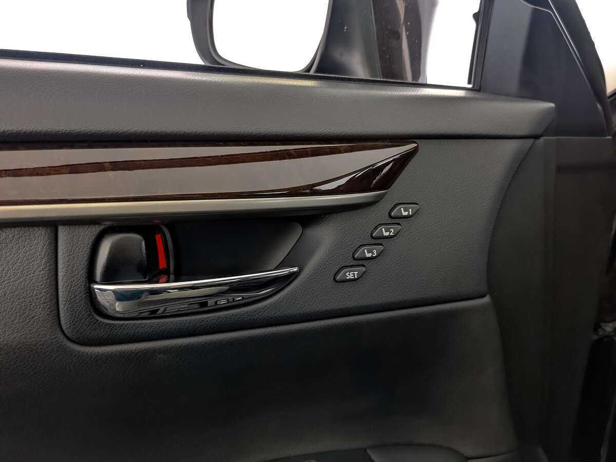 Lexus ES с пробегом — 2014 год. Фото: #22