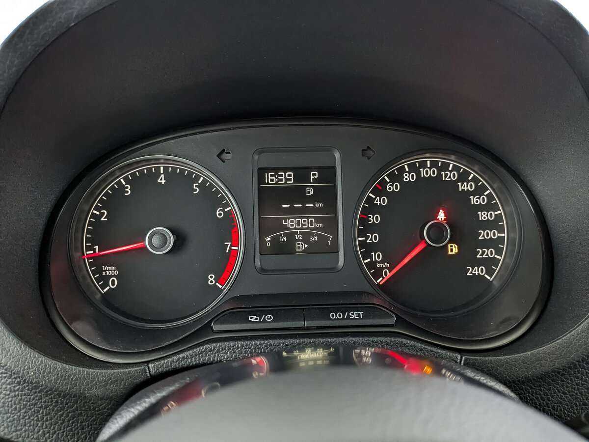 Volkswagen Polo с пробегом — 2020 год. Фото: #11