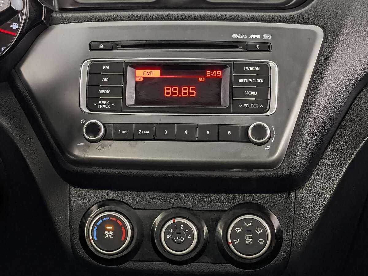 Kia Rio с пробегом — 2017 год. Фото: #11