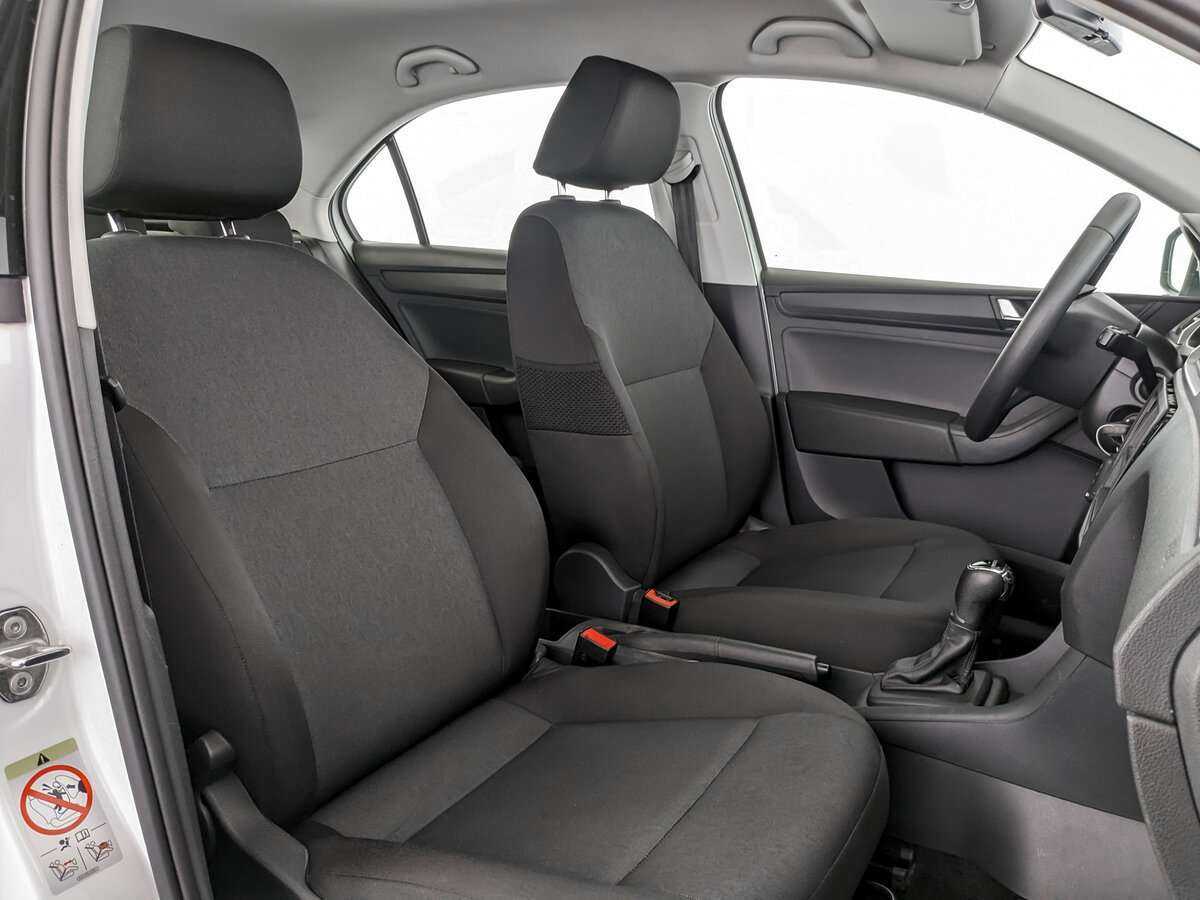 Skoda Rapid с пробегом — 2019 год. Фото: #18