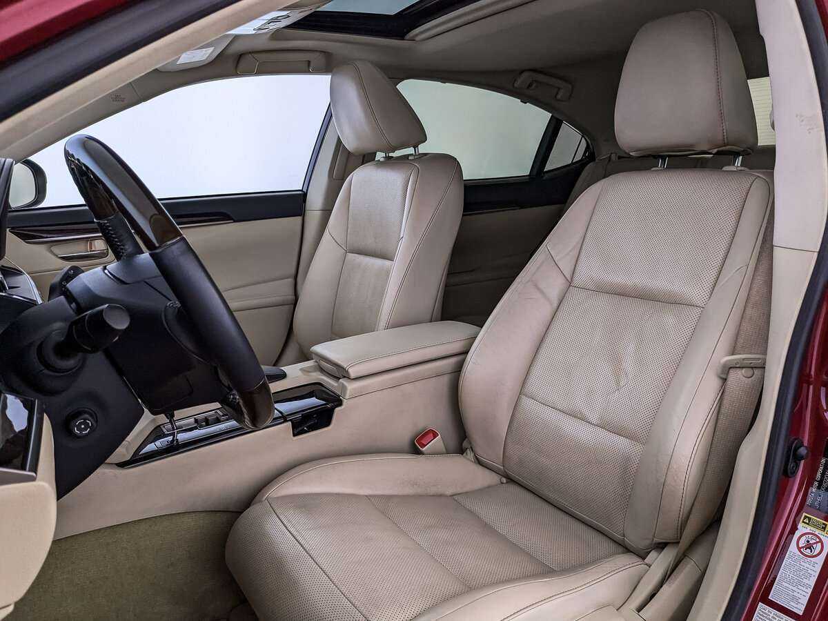 Lexus ES с пробегом — 2013 год. Фото: #14