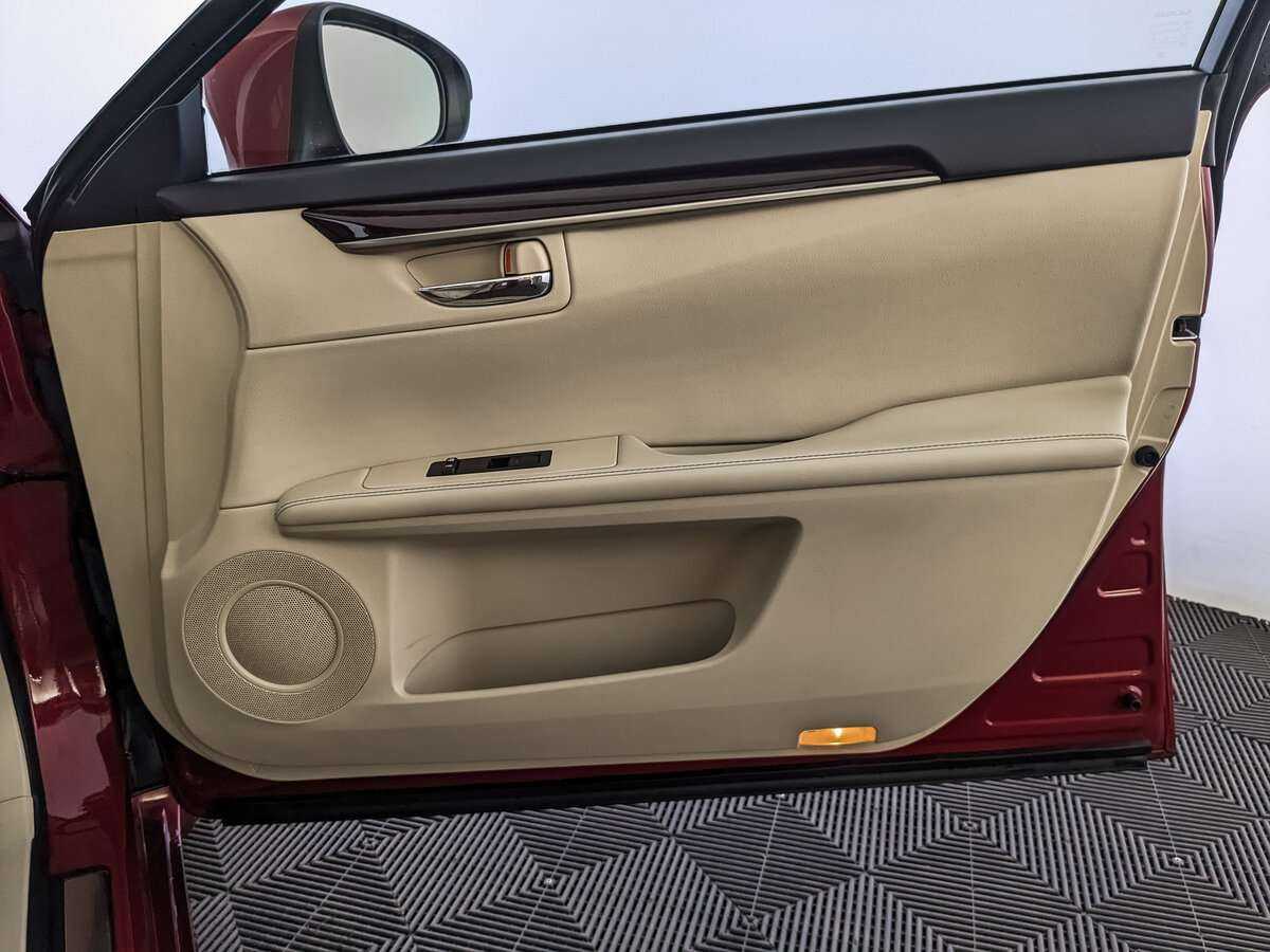 Lexus ES с пробегом — 2013 год. Фото: #19