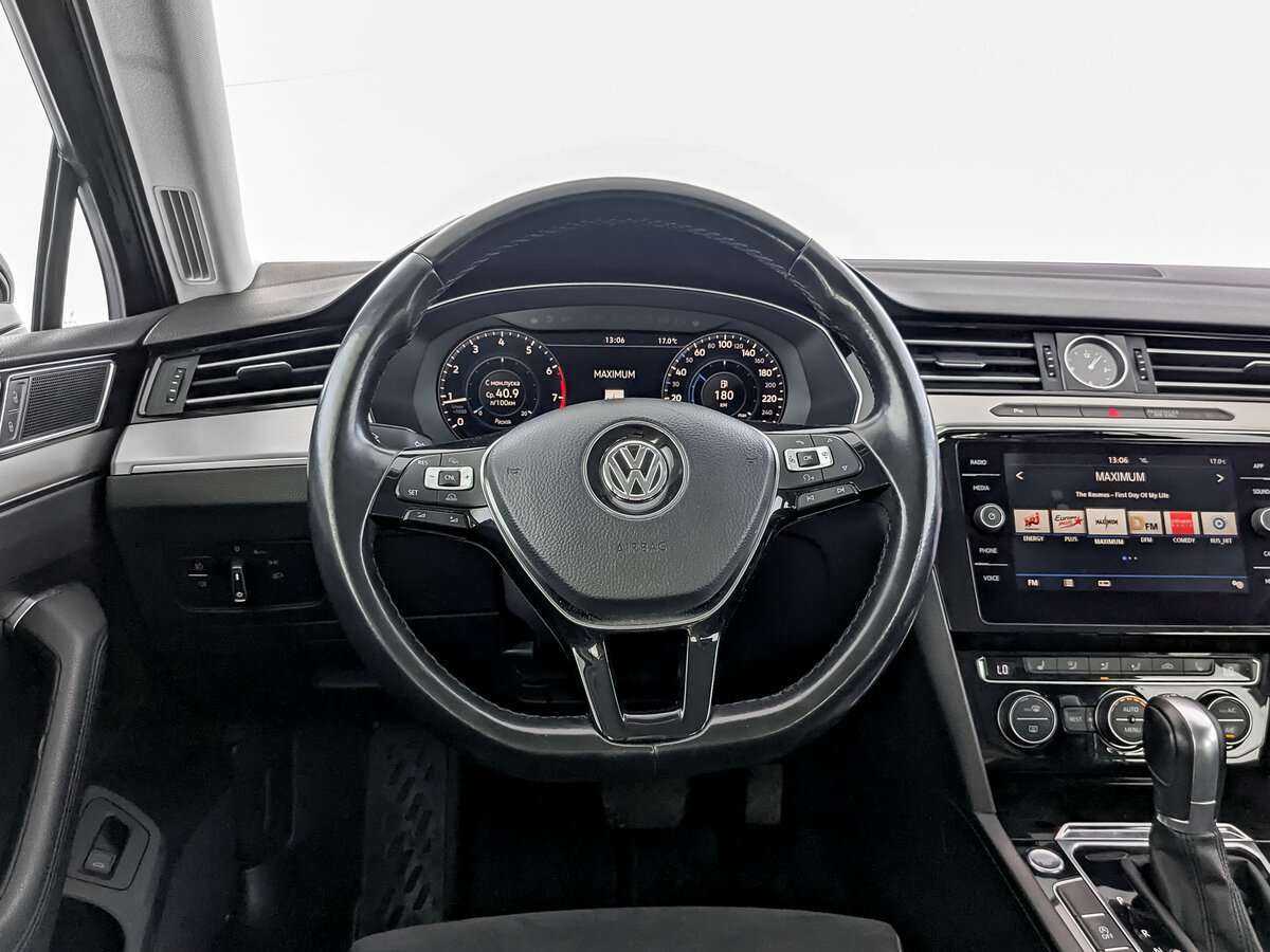 Volkswagen Passat с пробегом — 2017 год. Фото: #21