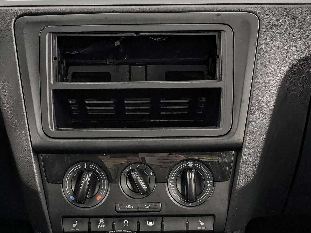 Skoda Rapid с пробегом — 2018 год. Фото: #12