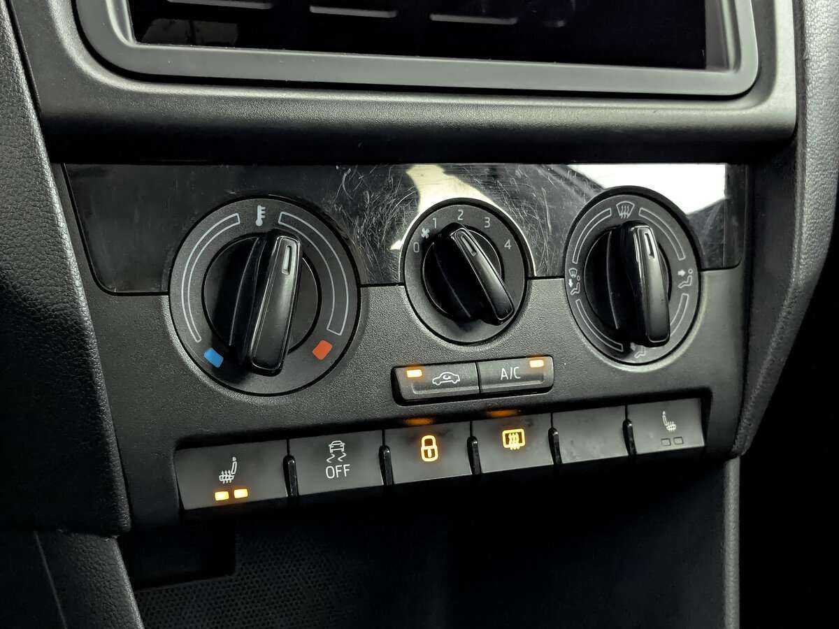 Skoda Rapid с пробегом — 2018 год. Фото: #16