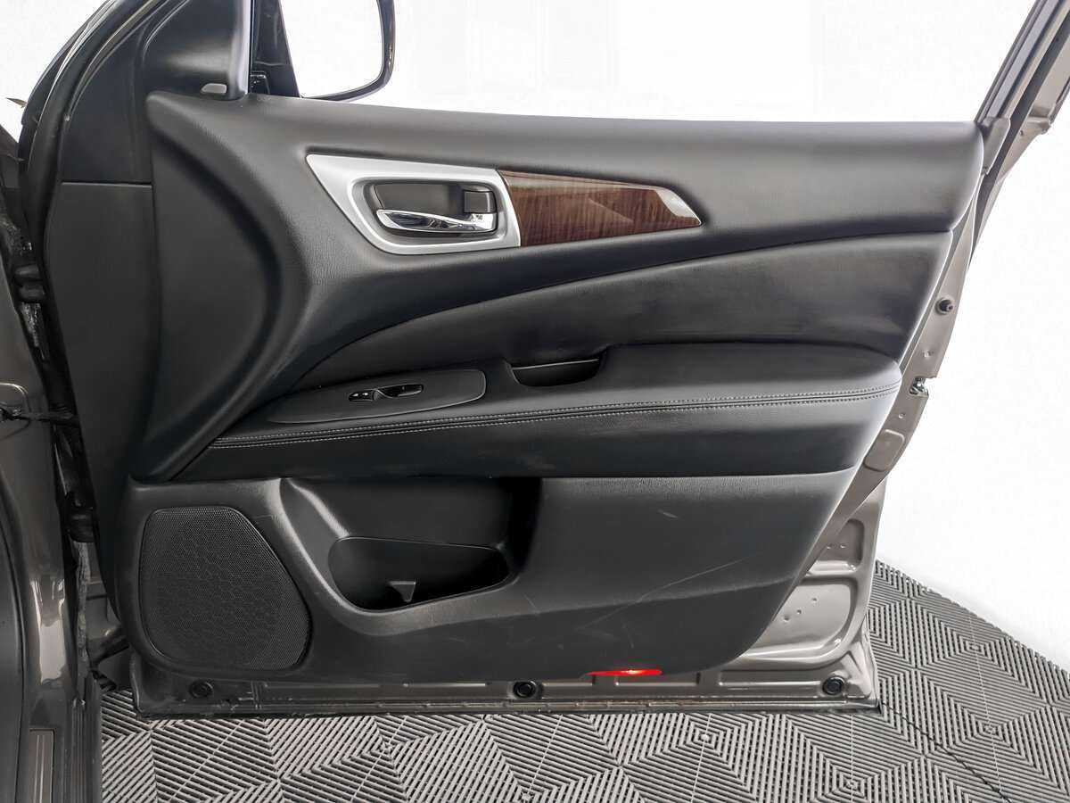 Nissan Pathfinder с пробегом — 2016 год. Фото: #20