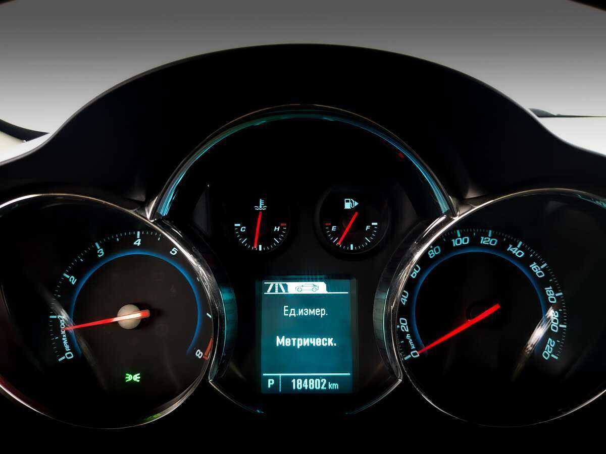 Chevrolet Cruze с пробегом — 2014 год. Фото: #10