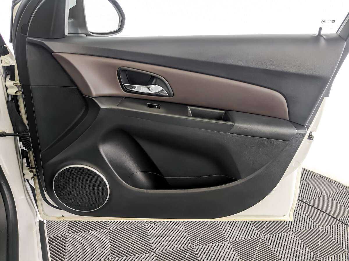 Chevrolet Cruze с пробегом — 2014 год. Фото: #19