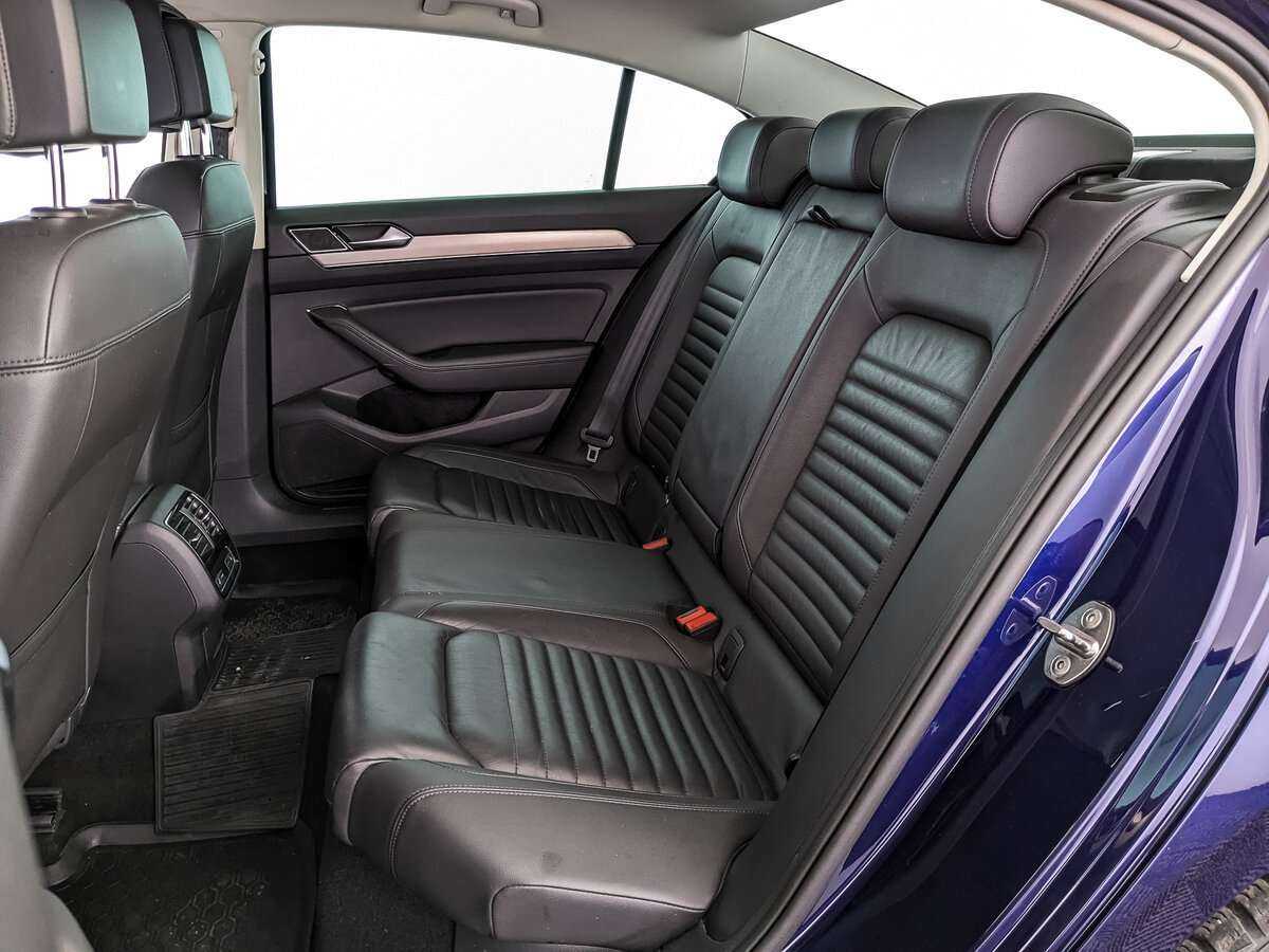 Volkswagen Passat с пробегом — 2019 год. Фото: #13