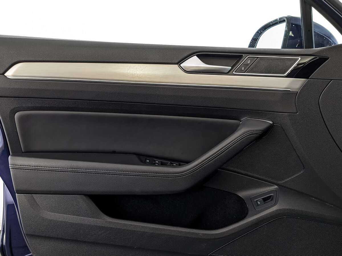 Volkswagen Passat с пробегом — 2019 год. Фото: #14