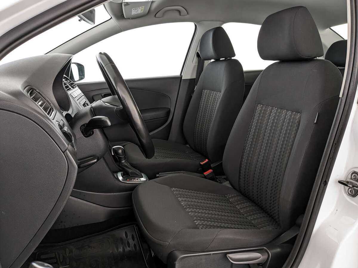 Volkswagen Polo с пробегом — 2019 год. Фото: #18