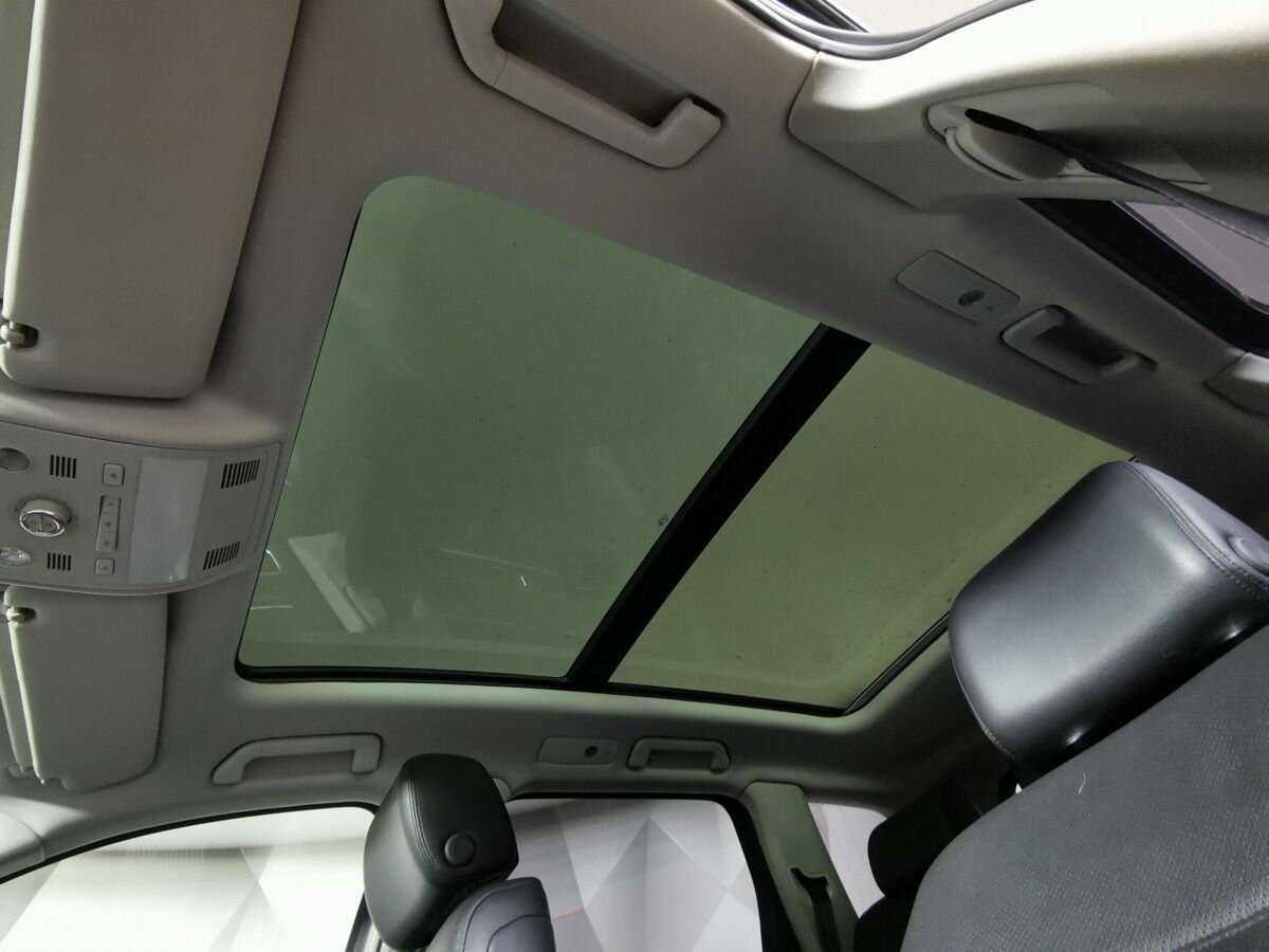 Volkswagen Touareg с пробегом — 2012 год. Фото: #16