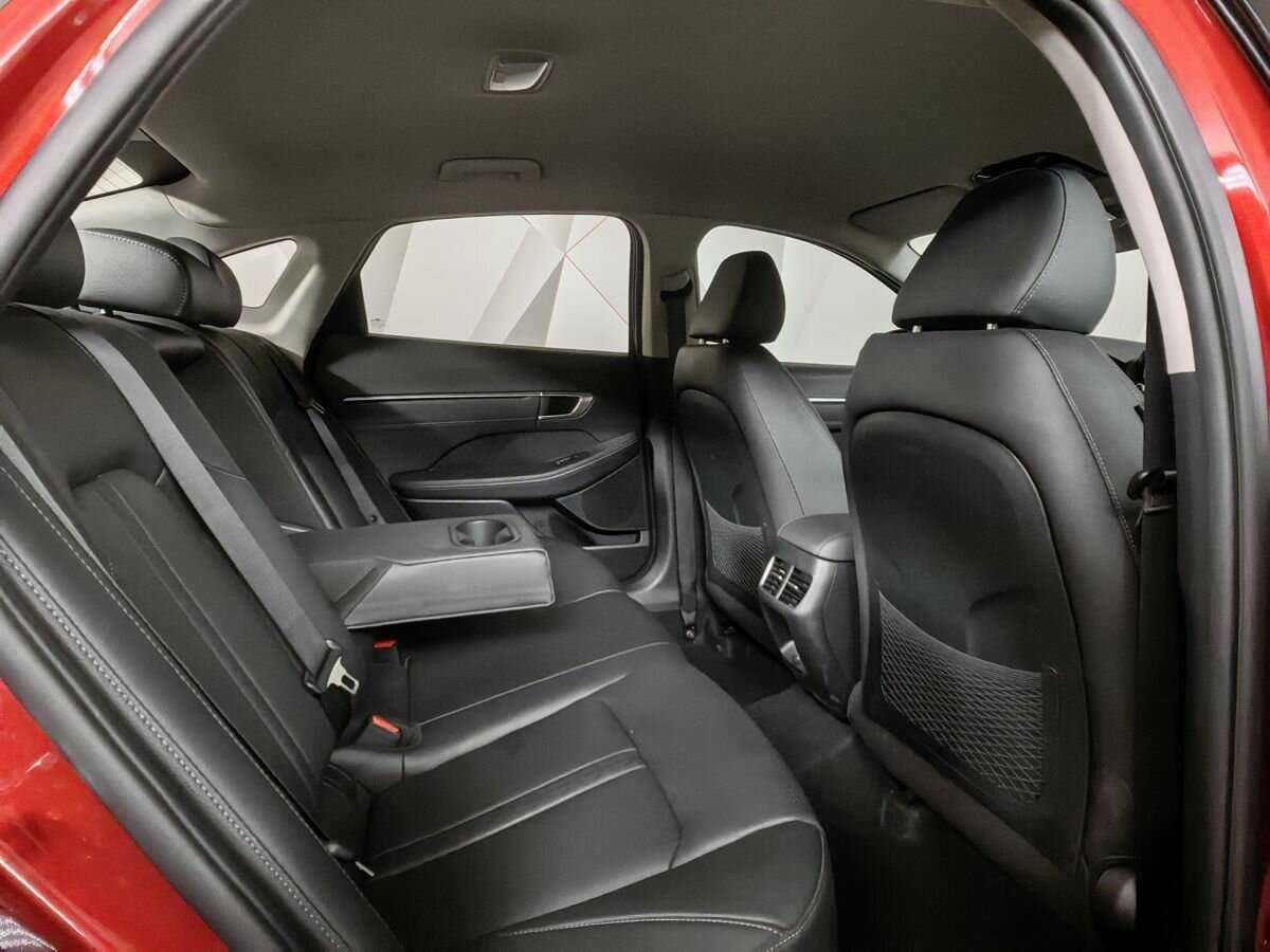 Hyundai Sonata с пробегом — 2022 год. Фото: #8