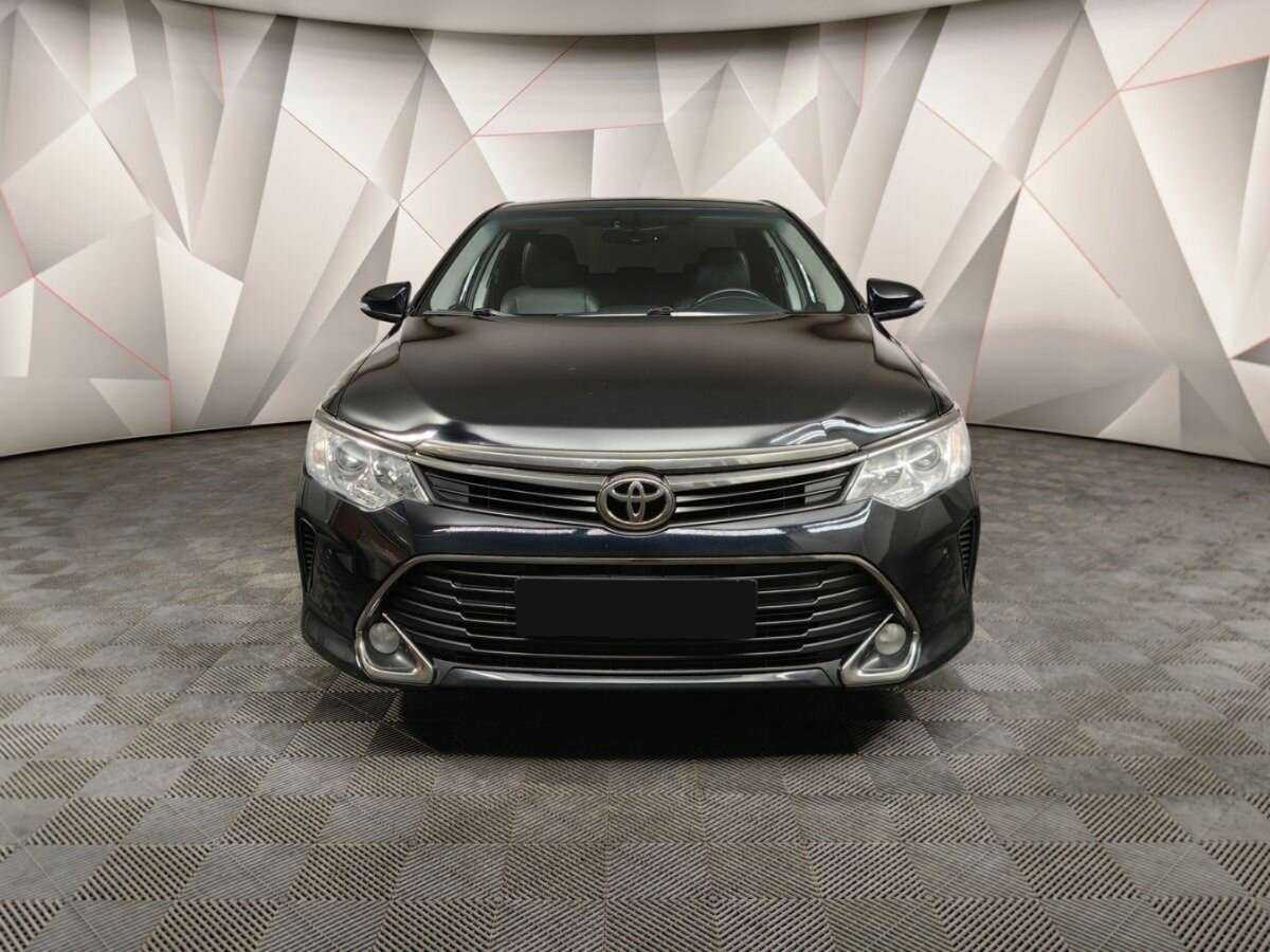 Toyota Camry с пробегом — 2017 год. Фото: #6