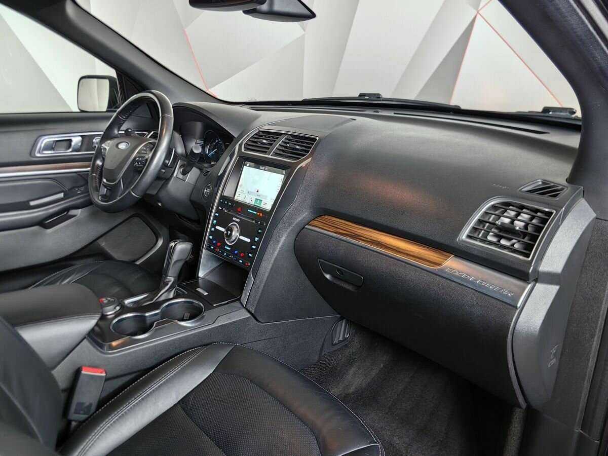 Ford Explorer с пробегом — 2017 год. Фото: #8