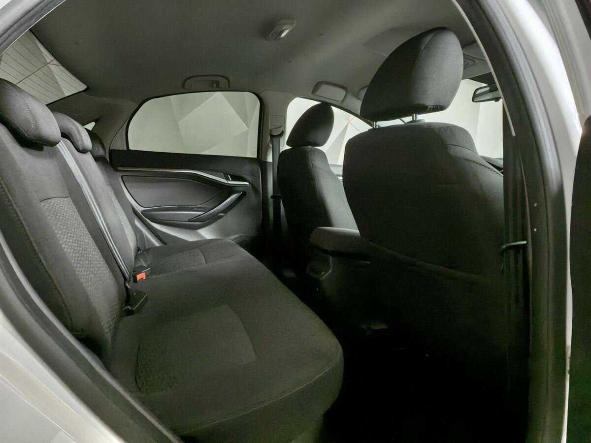 Lada (ВАЗ) Vesta с пробегом — 2018 год. Фото: #10