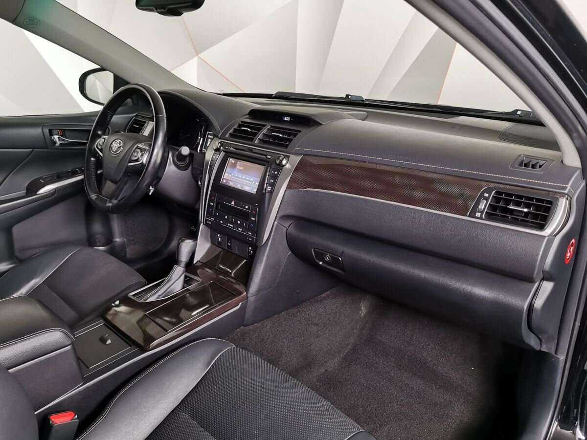 Toyota Camry с пробегом — 2017 год. Фото: #8