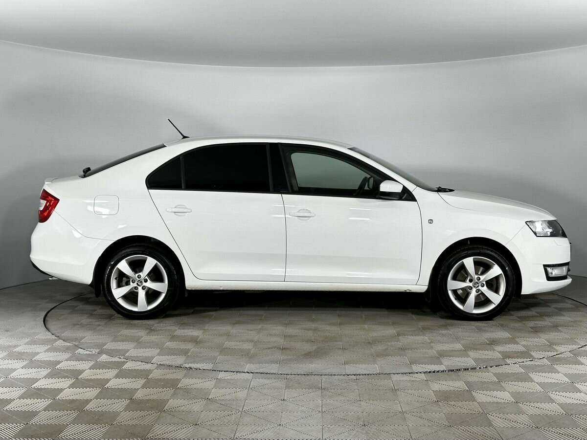 Skoda Rapid с пробегом — 2016 год. Фото: #4