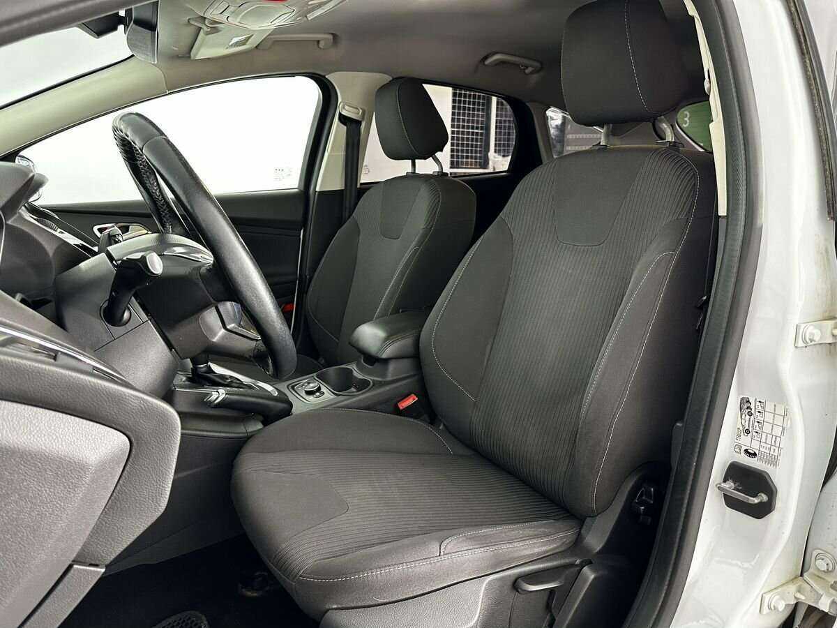 Ford Focus с пробегом — 2012 год. Фото: #7
