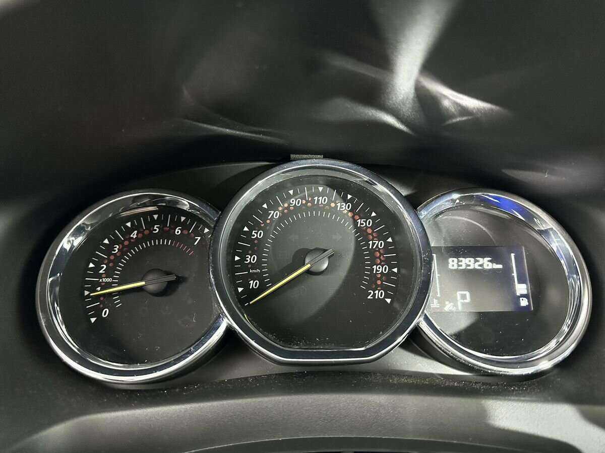 Renault Sandero с пробегом — 2019 год. Фото: #10