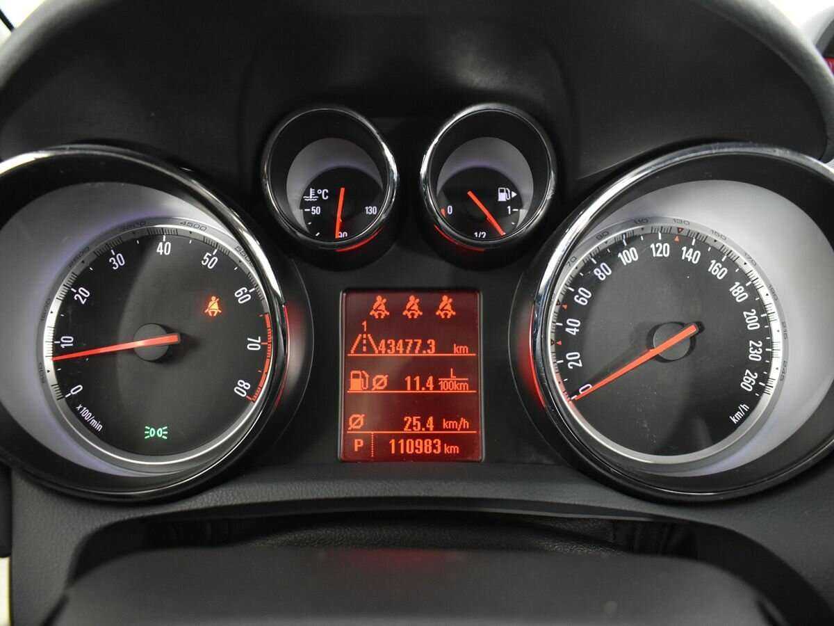 Opel Mokka с пробегом — 2013 год. Фото: #10