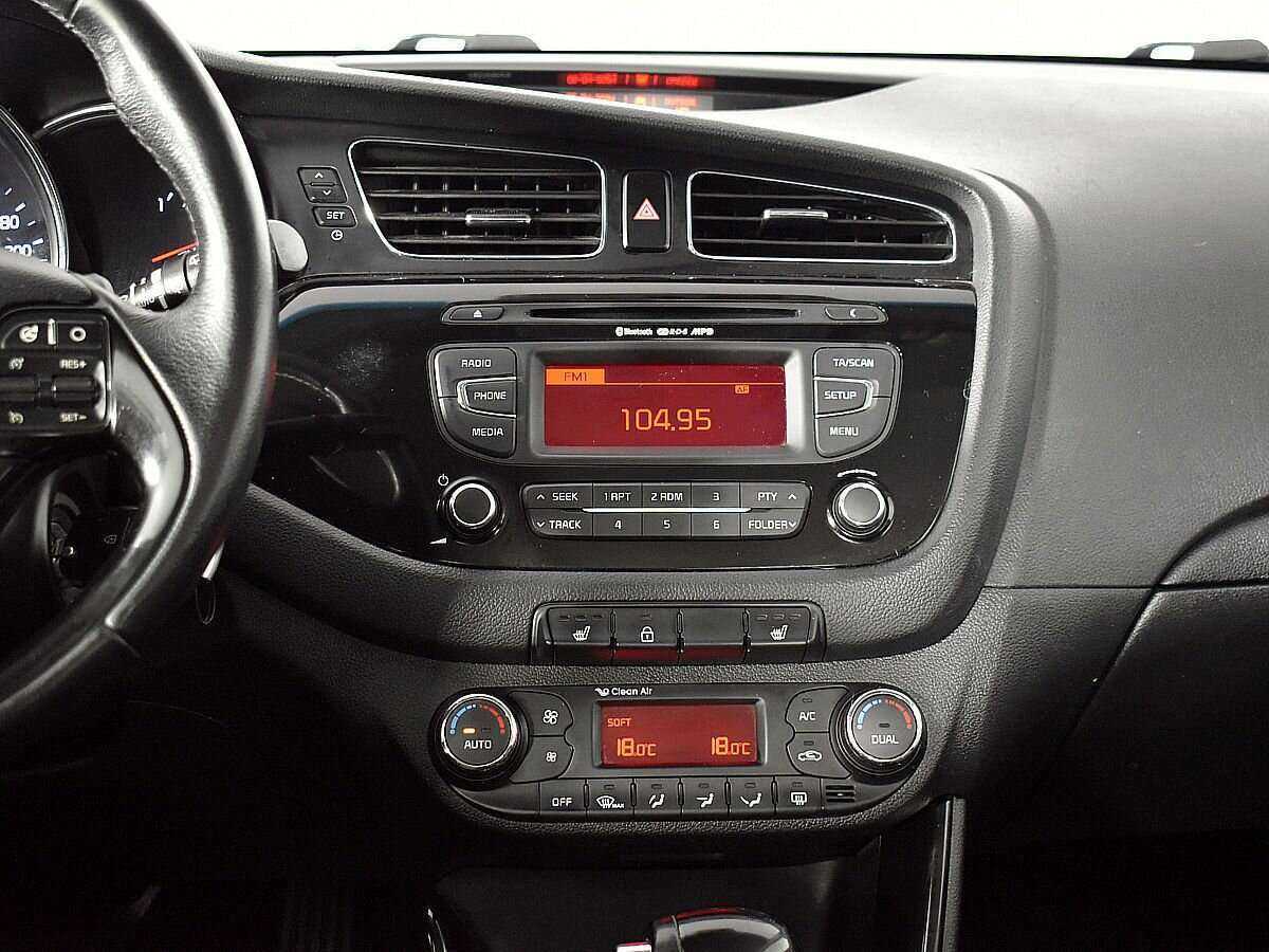 Kia Ceed с пробегом — 2015 год. Фото: #13