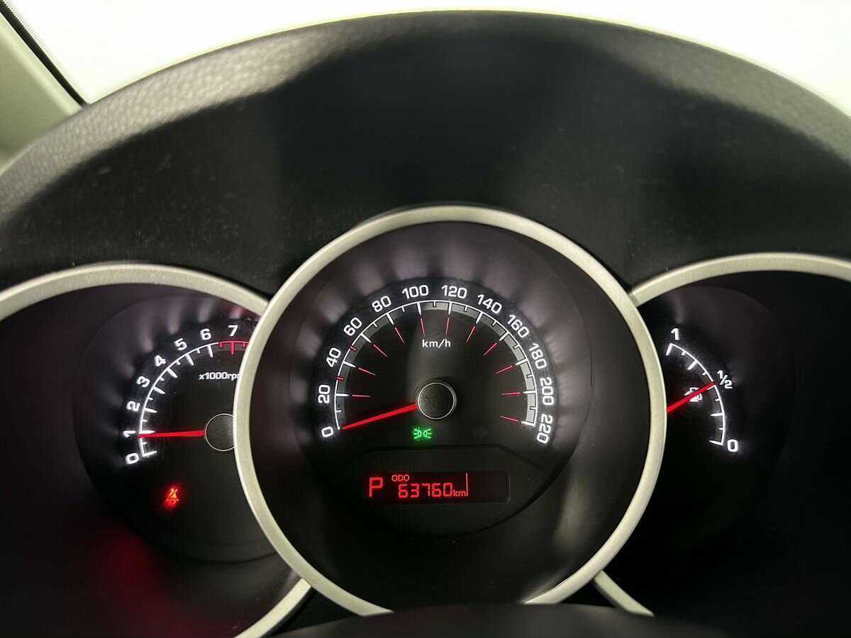 Kia Venga с пробегом — 2013 год. Фото: #9