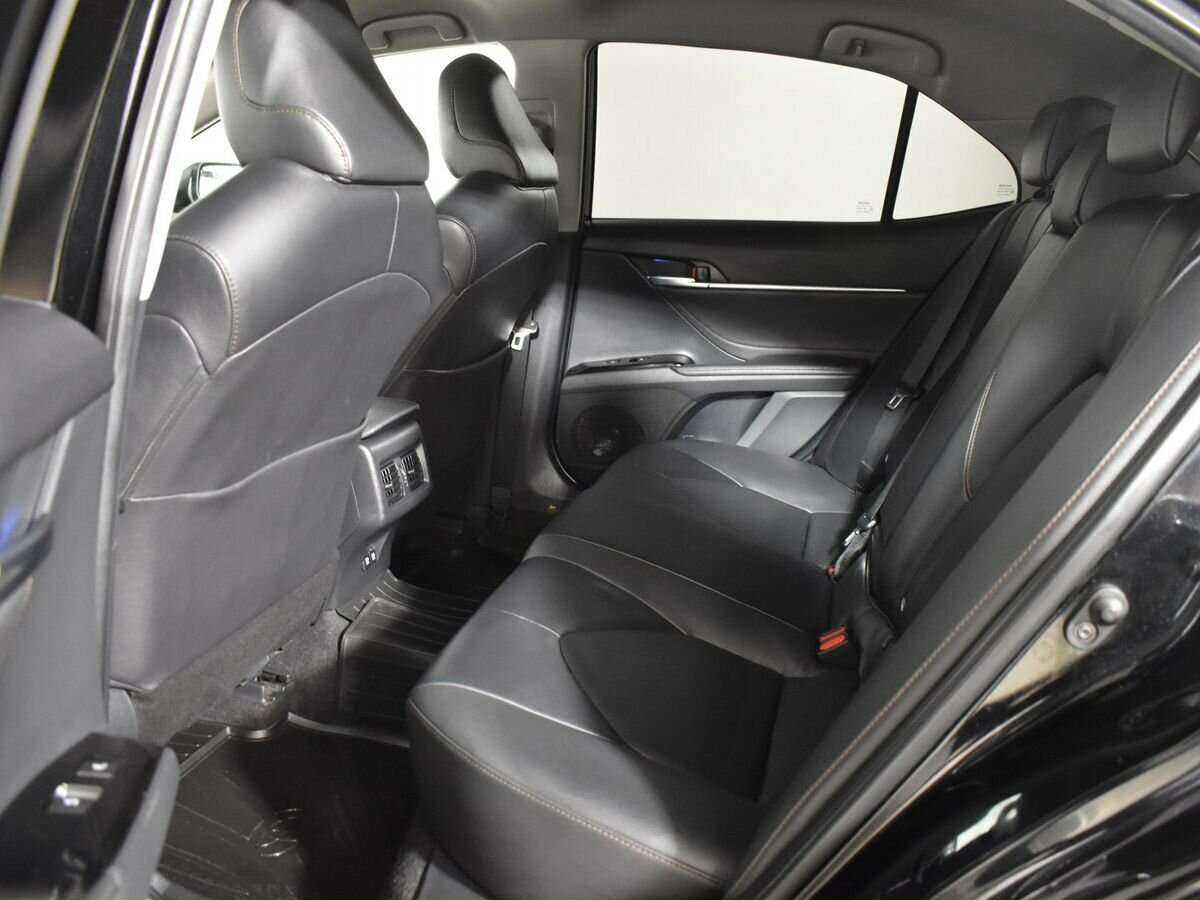 Toyota Camry с пробегом — 2020 год. Фото: #8