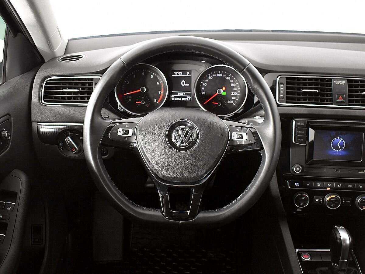 Volkswagen Jetta с пробегом — 2017 год. Фото: #9