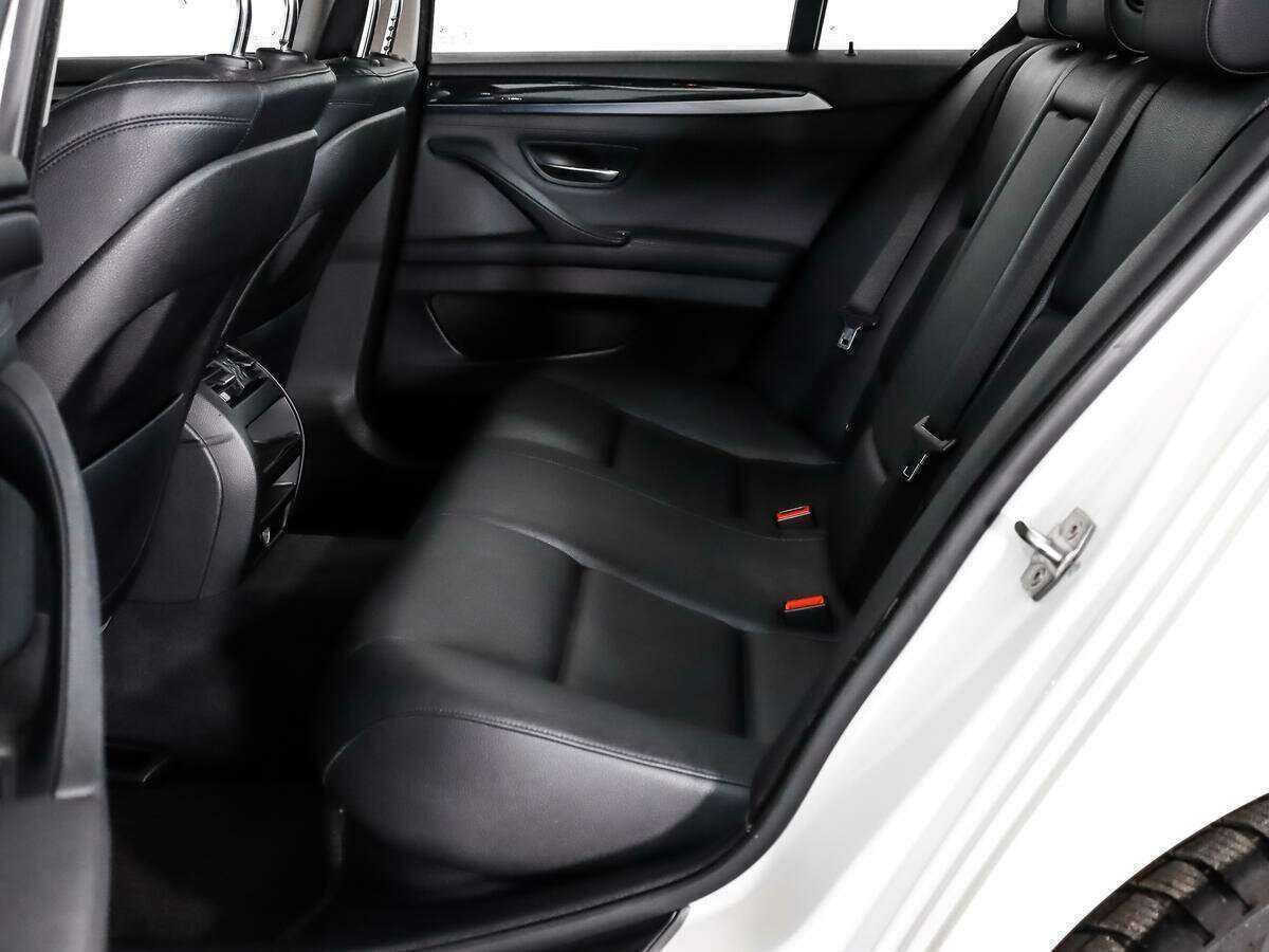 BMW 5 серии с пробегом — 2015 год. Фото: #10