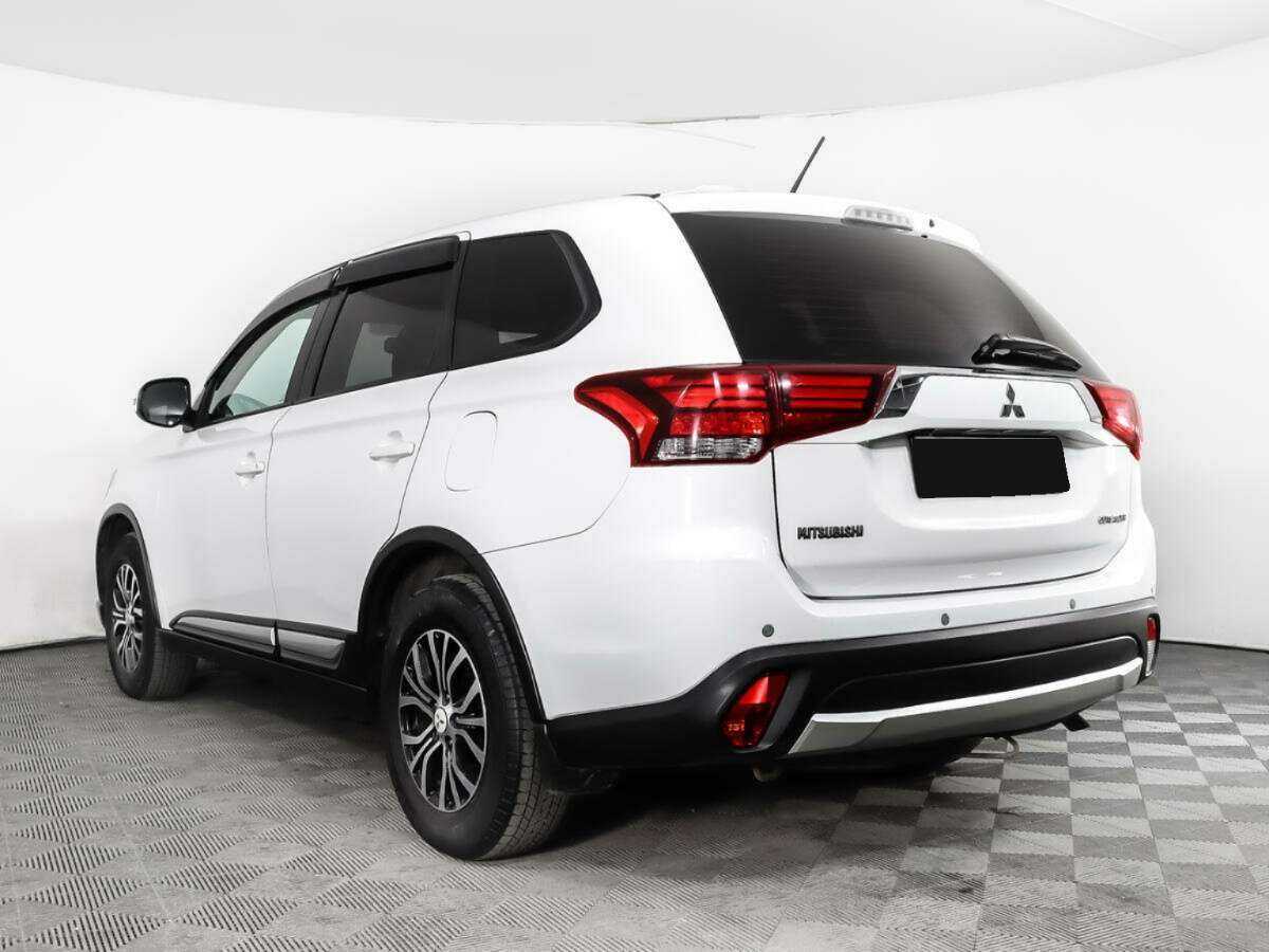 Mitsubishi Outlander с пробегом — 2016 год. Фото: #6