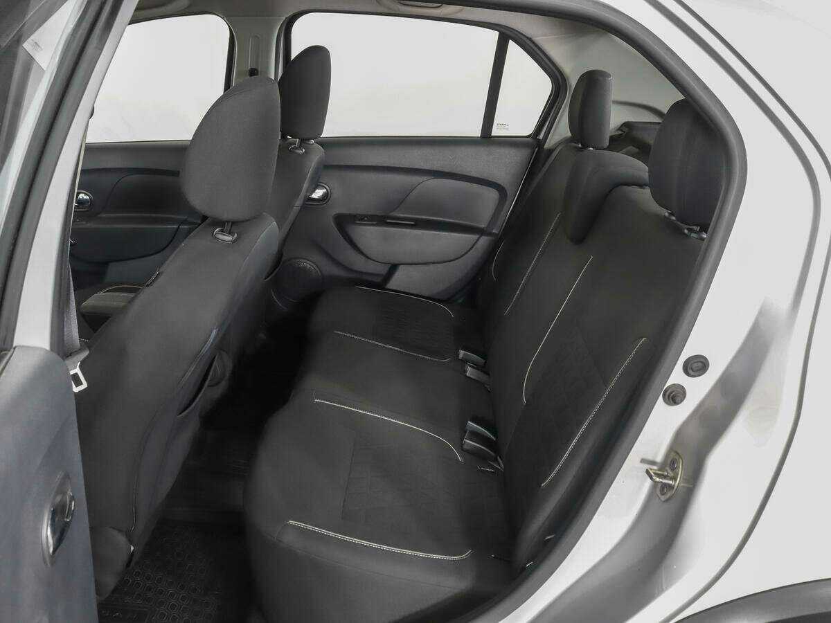 Renault Logan с пробегом — 2018 год. Фото: #9